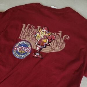 Tröegs Men's Medium THE MAD ELF Christmas Beer Red T-Shirt slim fit